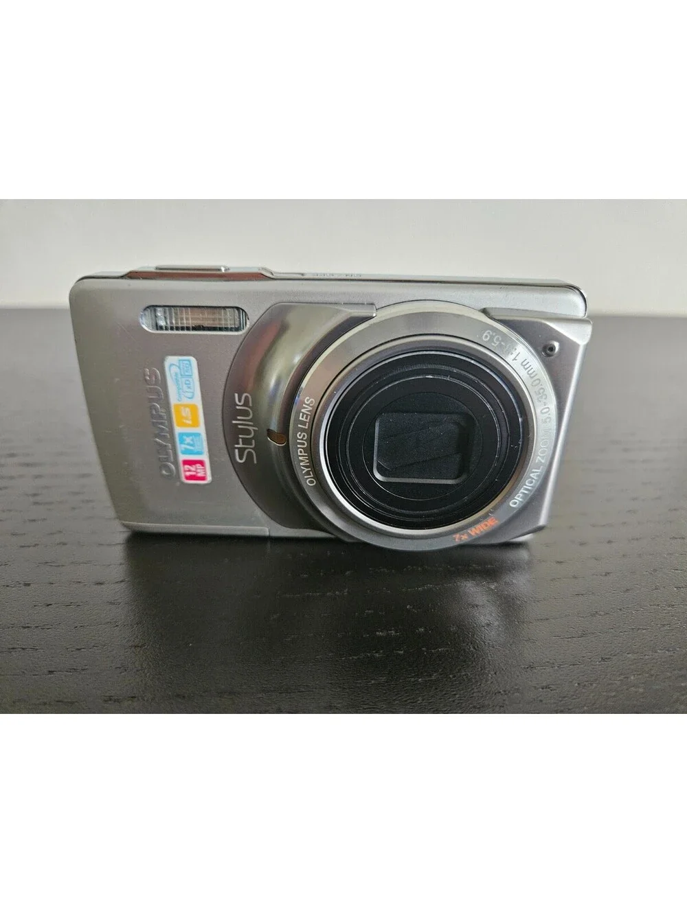 Olympus Stylus 7010 12MP Digital Camera Silver 2GB Memory Card TESTED & WORKS